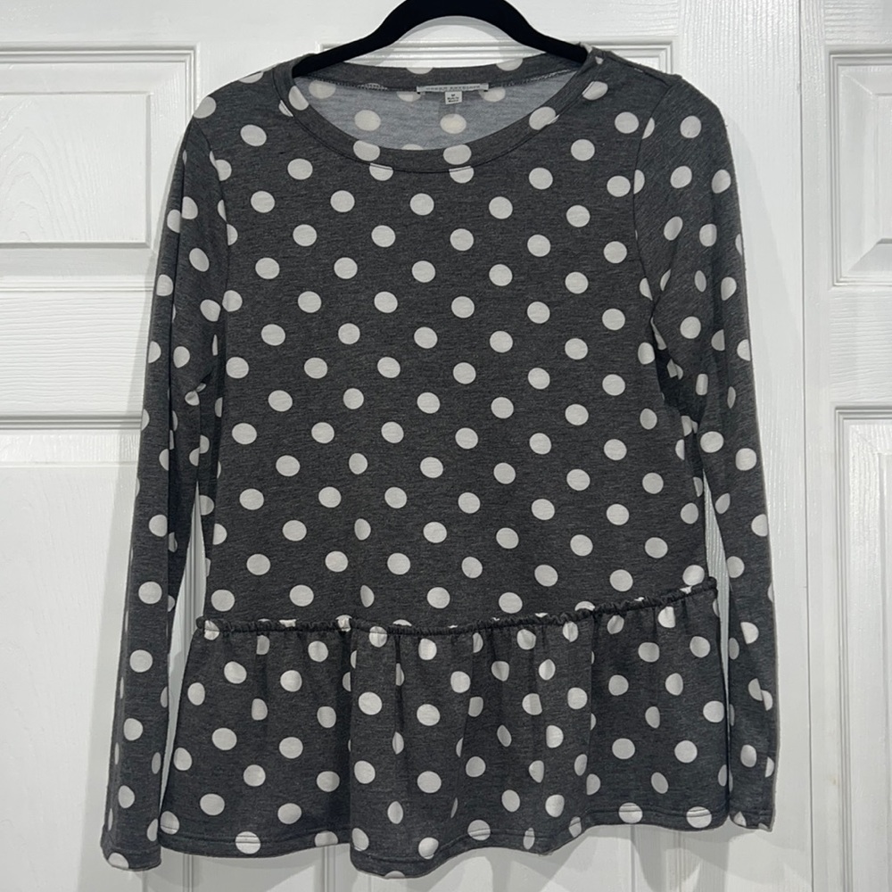 Green Envelope | Gray Polka Dot Peplum Shirt